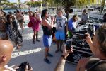 Curacao 31 december 2015 
Gerard Joling en Thomas Berge doen soundcheck voor hun optreden voor oud jaar op het strand van Lions dive. Gerard zijn moeder Jannie is ook aanwezig.