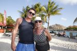 Curacao 31 december 2015 
Gerard Joling en Thomas Berge doen soundcheck voor hun optreden voor oud jaar op het strand van Lions dive. Gerard zijn moeder Jannie is ook aanwezig.