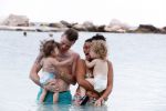 Curacao 27 december 2015
Gers Pardoel met zijn vrouw en hun kinderen Goud en Rocci ophet strand van Mambo beach.