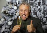 Amsterdam 13 decmber 2015
Gordon met champagne in Blushing Amsterdam.