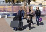 Curacao 25 december 2015
Jan Liza Fem en Emma Smit arriveren op Hato airport . Jan heeft op Curacao en Bonaire een optreden.