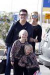 Curacao 25 december 2015
Jan Liza Fem en Emma Smit arriveren op Hato airport . Jan heeft op Curacao en Bonaire een optreden.
