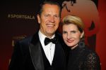 Amsterdam 15 december 2015
Sportgala/ sportverkiezing sportman en sportvrouw van het jaar in de Rai. 
Nederlands sportpresentatrice bij NOS Studio Sport. Ranomi Kromowidjojo met vriend Ferry WeertmanJan Willem Bruggenwirth en zijn vrouw Francis