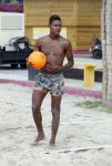 Curacao, 27 December 2015
Jean Paul Boetius (FC Basel) samen met Kenny Tete (Ajax), Terence Kongolo (Feyenoord), Rodney Kongolo (Manchester City) en Jody Lukoki (SC Cambuur) op het strand aan het voetballen