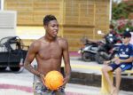 Curacao, 27 December 2015
Jean Paul Boetius (FC Basel) samen met Kenny Tete (Ajax), Terence Kongolo (Feyenoord), Rodney Kongolo (Manchester City) en Jody Lukoki (SC Cambuur) op het strand aan het voetballen