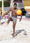 Curacao, 27 December 2015
Jean Paul Boetius (FC Basel) samen met Kenny Tete (Ajax), Terence Kongolo (Feyenoord), Rodney Kongolo (Manchester City) en Jody Lukoki (SC Cambuur) op het strand aan het voetballen