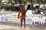 Curacao, 27 December 2015
Jean Paul Boetius (FC Basel) samen met Kenny Tete (Ajax), Terence Kongolo (Feyenoord), Rodney Kongolo (Manchester City) en Jody Lukoki (SC Cambuur) op het strand aan het voetballen