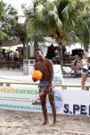 Curacao, 27 December 2015
Jean Paul Boetius (FC Basel) samen met Kenny Tete (Ajax), Terence Kongolo (Feyenoord), Rodney Kongolo (Manchester City) en Jody Lukoki (SC Cambuur) op het strand aan het voetballen