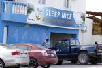 Curacao 22 december 2015
Jeroen Pauw en zijn vriendin Nimet Groeneweg gaan een matras/bed kopen voor in hun huis wat ze afgelopen jaar op Curacao gekocht hebben.