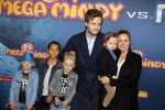 Amsterdam 9 decmber 2015
Premiere Mega Mindy met oa Jim Bakkum en Frou Souffriau in pathe arena.
Jim met Bettina Berger en hun zoon.