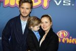 Amsterdam 9 decmber 2015
Premiere Mega Mindy met oa Jim Bakkum en Frou Souffriau in pathe arena.
Jim met Bettina Berger en hun zoon.