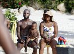 Curacao, 27 December 2015
Jean Paul Boetius (FC Basel) samen met Kenny Tete (Ajax), Terence Kongolo (Feyenoord), Rodney Kongolo (Manchester City) en Jody Lukoki (SC Cambuur) op het strand aan het voetballen