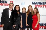 Amsterdam 14 december 2015
Premiere manneharten 2 in het nieuwe de la mar theater met als cast,
Barry Atsma Daan Schuurmans Jeroen Spitzenberger Fabian JansenMingus Dagelet Katja Herbers Hadewych Minis Jelka v Houten Liliana de Vries Maartje v d Wetering Barbara Sloesen Bo Maerten en Annick Boer. Joris Gommers met gezin