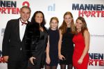Amsterdam 14 december 2015
Premiere manneharten 2 in het nieuwe de la mar theater met als cast,
Barry Atsma Daan Schuurmans Jeroen Spitzenberger Fabian JansenMingus Dagelet Katja Herbers Hadewych Minis Jelka v Houten Liliana de Vries Maartje v d Wetering Barbara Sloesen Bo Maerten en Annick Boer. Joris Gommers met gezin