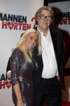 Amsterdam 14 december 2015
Premiere manneharten 2 in het nieuwe de la mar theater met als cast,
Barry Atsma Daan Schuurmans Jeroen Spitzenberger Fabian JansenMingus Dagelet Katja Herbers Hadewych Minis Jelka v Houten Liliana de Vries Maartje v d Wetering Barbara Sloesen Bo Maerten en Annick Boer. Bert v d Veer en Judith Osborn