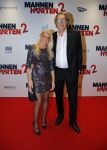 Amsterdam 14 december 2015
Premiere manneharten 2 in het nieuwe de la mar theater met als cast,
Barry Atsma Daan Schuurmans Jeroen Spitzenberger Fabian JansenMingus Dagelet Katja Herbers Hadewych Minis Jelka v Houten Liliana de Vries Maartje v d Wetering Barbara Sloesen Bo Maerten en Annick Boer. Bert v d Veer en Judith Osborn