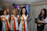 Rotterdam 17 december 2015 
Presentatie nieuwe cd K3. K3 in nieuwe samenstelling zijn  Hanne, Marthe en Klaasje meteen de studio in gedoken. Dit heeft geresulteerd in 10.000 luchtballonnen! Deze dubbel cd bevat Ã©Ã©n cd met gloednieuwe K3-nummers en een best of met de 12 grootste hits uit de K3-geschiedenis! 
Marthe De Pillecyn
Hanne Verbruggen
Klaasje Meijer
