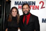 Amsterdam 14 december 2015
Premiere manneharten 2 in het nieuwe de la mar theater met als cast,
Barry Atsma Daan Schuurmans Jeroen Spitzenberger Fabian JansenMingus Dagelet Katja Herbers Hadewych Minis Jelka v Houten Liliana de Vries Maartje v d Wetering Barbara Sloesen Bo Maerten en Annick Boer. Kaja Wolffers met vriendin