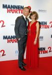 Amsterdam 14 december 2015
Premiere manneharten 2 in het nieuwe de la mar theater met als cast,
Barry Atsma Daan Schuurmans Jeroen Spitzenberger Fabian JansenMingus Dagelet Katja Herbers Hadewych Minis Jelka v Houten Liliana de Vries Maartje v d Wetering Barbara Sloesen Bo Maerten en Annick Boer.