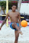 Curacao, 27 December 2015
Jean Paul Boetius (FC Basel) samen met Kenny Tete (Ajax), Terence Kongolo (Feyenoord), Rodney Kongolo (Manchester City) en Jody Lukoki (SC Cambuur) op het strand aan het voetballen