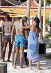 Curacao, 27 December 2015
Jean Paul Boetius (FC Basel) samen met Kenny Tete (Ajax), Terence Kongolo (Feyenoord), Rodney Kongolo (Manchester City) en Jody Lukoki (SC Cambuur) op het strand aan het voetballen