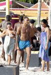 Curacao, 27 December 2015
Jean Paul Boetius (FC Basel) samen met Kenny Tete (Ajax), Terence Kongolo (Feyenoord), Rodney Kongolo (Manchester City) en Jody Lukoki (SC Cambuur) op het strand aan het voetballen