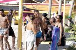 Curacao, 27 December 2015
Jean Paul Boetius (FC Basel) samen met Kenny Tete (Ajax), Terence Kongolo (Feyenoord), Rodney Kongolo (Manchester City) en Jody Lukoki (SC Cambuur) op het strand aan het voetballen
