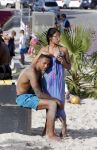 Curacao, 27 December 2015
Jean Paul Boetius (FC Basel) samen met Kenny Tete (Ajax), Terence Kongolo (Feyenoord), Rodney Kongolo (Manchester City) en Jody Lukoki (SC Cambuur) op het strand aan het voetballen