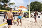 Curacao, 27 December 2015
Jean Paul Boetius (FC Basel) samen met Kenny Tete (Ajax), Terence Kongolo (Feyenoord), Rodney Kongolo (Manchester City) en Jody Lukoki (SC Cambuur) op het strand aan het voetballen