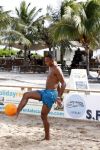 Curacao, 27 December 2015
Jean Paul Boetius (FC Basel) samen met Kenny Tete (Ajax), Terence Kongolo (Feyenoord), Rodney Kongolo (Manchester City) en Jody Lukoki (SC Cambuur) op het strand aan het voetballen