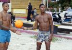 Curacao, 27 December 2015
Jean Paul Boetius (FC Basel) samen met Kenny Tete (Ajax), Terence Kongolo (Feyenoord), Rodney Kongolo (Manchester City) en Jody Lukoki (SC Cambuur) op het strand aan het voetballen