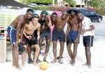 Curacao, 27 December 2015
Jean Paul Boetius (FC Basel) samen met Kenny Tete (Ajax), Terence Kongolo (Feyenoord), Rodney Kongolo (Manchester City) en Jody Lukoki (SC Cambuur) op het strand aan het voetballen
