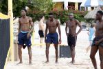 Curacao, 27 December 2015
Jean Paul Boetius (FC Basel) samen met Kenny Tete (Ajax), Terence Kongolo (Feyenoord), Rodney Kongolo (Manchester City) en Jody Lukoki (SC Cambuur) op het strand aan het voetballen