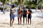 Curacao, 27 December 2015
Jean Paul Boetius (FC Basel) samen met Kenny Tete (Ajax), Terence Kongolo (Feyenoord), Rodney Kongolo (Manchester City) en Jody Lukoki (SC Cambuur) op het strand aan het voetballen