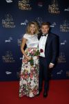 Scheveningen 13 december 2015
Premiere Beauty & the beast in het circustheater.
Jaap Reesema en zijn zwangere vriendin Kim Kotter