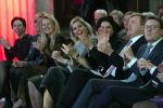 Koninklijke Familie bij uitreiking Prins Claus Prijs 2015 in het Koninklijk Paleis op de Dam. De Prins Claus Prijzen worden door het Prins Claus Fonds voor Cultuur en Ontwikkeling sinds 1997 jaarlijks toegekend aan kunstenaars, denkers en culturele organisaties. 

Royal Family at ceremony Prince Claus Award in 2015 at the Royal Palace on Dam Square. The Prince Claus Awards are presented by the Prince Claus Fund for Culture and Development since 1997 awarded annually to artists, thinkers and cultural organizations.

OP de foto / On the photo:  Prinses Beatrix  , Prinses Mabel ,  Prins Constantijn en Prinses Laurentien , Koning Willem-Alexander en Koningin Maxima met de Iraanse fotografe Newsha Tavakolian