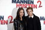 Amsterdam 14 december 2015
Premiere manneharten 2 in het nieuwe de la mar theater met als cast,
Barry Atsma Daan Schuurmans Jeroen Spitzenberger Fabian JansenMingus Dagelet Katja Herbers Hadewych Minis Jelka v Houten Liliana de Vries Maartje v d Wetering Barbara Sloesen Bo Maerten en Annick Boer. Lil Kleine met vriendin