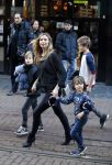 Amsterdam 17 januari 2016
Premiere Woezel en Pip in Tuschinski. Dinand en Lucy Woesthoff met hun kinderen