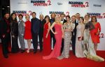 Amsterdam 14 december 2015
Premiere manneharten 2 in het nieuwe de la mar theater met als cast,
Barry Atsma Daan Schuurmans Jeroen Spitzenberger Fabian JansenMingus Dagelet Katja Herbers Hadewych Minis Jelka v Houten Liliana de Vries Maartje v d Wetering Barbara Sloesen Bo Maerten en Annick Boer.
