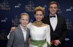 Scheveningen 13 december 2015
Premiere Beauty & the beast in het circustheater.
Mariska v Kolck met zoons