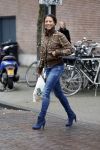 Amsterdam 11 december 2015
Maureen du toit doet boodschappen in amsterdam zuid.