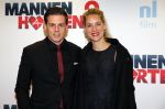 Amsterdam 14 december 2015
Premiere manneharten 2 in het nieuwe de la mar theater met als cast,
Barry Atsma Daan Schuurmans Jeroen Spitzenberger Fabian JansenMingus Dagelet Katja Herbers Hadewych Minis Jelka v Houten Liliana de Vries Maartje v d Wetering Barbara Sloesen Bo Maerten en Annick Boer. Mike Weerts met vrouw