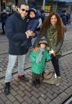 Amsterdam 17 januari 2016
Premiere Woezel en Pip in Tuschinski. Najib Amhali met zijn vrouw Niama en hun kinderen