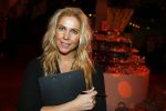 Hilversum 7 december 2015
Event Sky radio met kerstboom. De olgende bn ers doe mee.
 Xander de BuisonjÃ© & Sharon Doorson (dance4life), Barry Atsma (Diabetes Fonds) & Do (Stichting DON), Mari van de Ven & Dyanne Beekman (Hartstichting), Beau Schneider & Ruud Feltkamp (KWF Kankerbestrijding), Roel van Velzen & Roos MoggrÃ© (MasterPeace), Anouk Smulders & ManuÃ«la Kemp (Ruby and Rose), Ellen ten Damme & Henk Schiffmacher (Stichting Vluchteling), Bartho Braat & Lone van Roosendaal (Trombosestichting) en Danny de Munk & Vivian Reijs (Voedselbanken Nederland).
Vakjury
De vakjury bestaat dit jaar uit voorzitter Nance Coolen (presentatrice en winnares van CTFC 2014), Fred van Leer (kledingstylist en presentator) en Pascal Koeleman (ondernemer en jurylid van SBS 6' Hollands Beste Bloemstylis