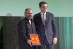 Koninklijke Familie bij uitreiking Prins Claus Prijs 2015 in het Koninklijk Paleis op de Dam. De Prins Claus Prijzen worden door het Prins Claus Fonds voor Cultuur en Ontwikkeling sinds 1997 jaarlijks toegekend aan kunstenaars, denkers en culturele organisaties. 

Royal Family at ceremony Prince Claus Award in 2015 at the Royal Palace on Dam Square. The Prince Claus Awards are presented by the Prince Claus Fund for Culture and Development since 1997 awarded annually to artists, thinkers and cultural organizations.

OP de foto / On the photo:  Ossama Mohammed (SyriÃ«, 1954), filmmaker
