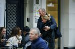 Amsterdam 9 januari 2016
Patty Brard op terras op de pc hooftstraat in gesprek met Connie Breukhoven en haar vriend Eugene v Dun