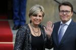 Amsterdam 2 december 2015
Koninklijke Familie bij uitreiking Prins Claus Prijs 2015 in het Koninklijk Paleis op de Dam. De Prins Claus Prijzen worden door het Prins Claus Fonds voor Cultuur en Ontwikkeling sinds 1997 jaarlijks toegekend aan kunstenaars, denkers en culturele organisaties. Aanwezig Koning Willem Alexander koningin Maxima Prins Constantijn Prinses Beatrix Prinses Laurentien en Prinses Mabel