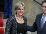 Amsterdam 2 december 2015
Koninklijke Familie bij uitreiking Prins Claus Prijs 2015 in het Koninklijk Paleis op de Dam. De Prins Claus Prijzen worden door het Prins Claus Fonds voor Cultuur en Ontwikkeling sinds 1997 jaarlijks toegekend aan kunstenaars, denkers en culturele organisaties. Aanwezig Koning Willem Alexander koningin Maxima Prins Constantijn Prinses Beatrix Prinses Laurentien en Prinses Mabel
