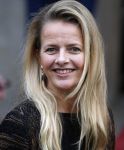 Amsterdam 2 december 2015
Koninklijke Familie bij uitreiking Prins Claus Prijs 2015 in het Koninklijk Paleis op de Dam. De Prins Claus Prijzen worden door het Prins Claus Fonds voor Cultuur en Ontwikkeling sinds 1997 jaarlijks toegekend aan kunstenaars, denkers en culturele organisaties. Aanwezig Koning Willem Alexander koningin Maxima Prins Constantijn Prinses Beatrix Prinses Laurentien en Prinses Mabel