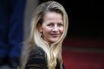 Amsterdam 2 december 2015
Koninklijke Familie bij uitreiking Prins Claus Prijs 2015 in het Koninklijk Paleis op de Dam. De Prins Claus Prijzen worden door het Prins Claus Fonds voor Cultuur en Ontwikkeling sinds 1997 jaarlijks toegekend aan kunstenaars, denkers en culturele organisaties. Aanwezig Koning Willem Alexander koningin Maxima Prins Constantijn Prinses Beatrix Prinses Laurentien en Prinses Mabel